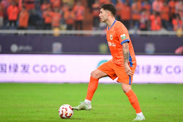 媒体人：泰山队解套洛佩斯，为外援引进和内援出场打开了空间