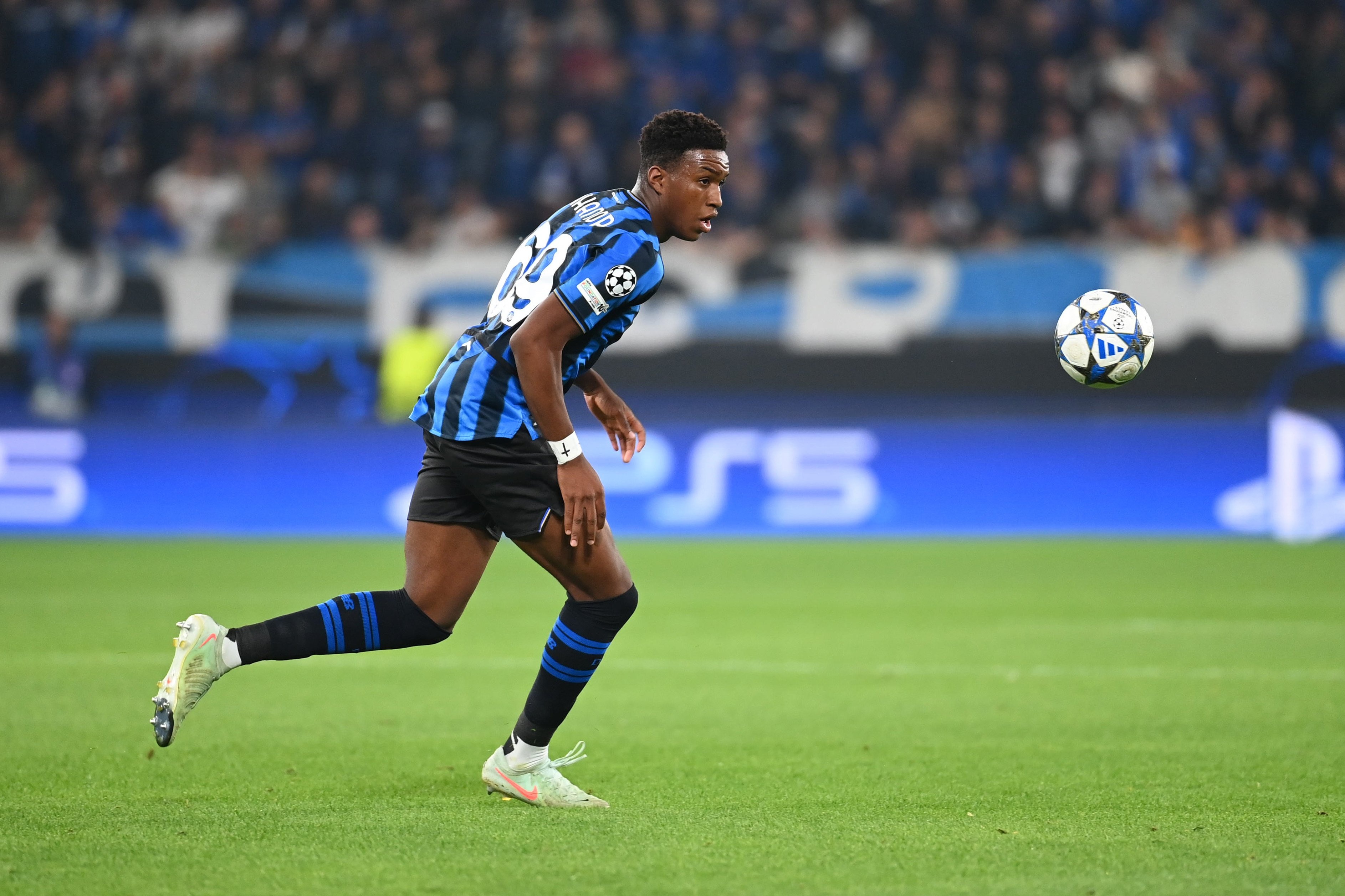 世界杯官方直播软件下载-迪马：皇马有意18岁意大利后卫阿哈诺，亚特兰大将其视为长期投资